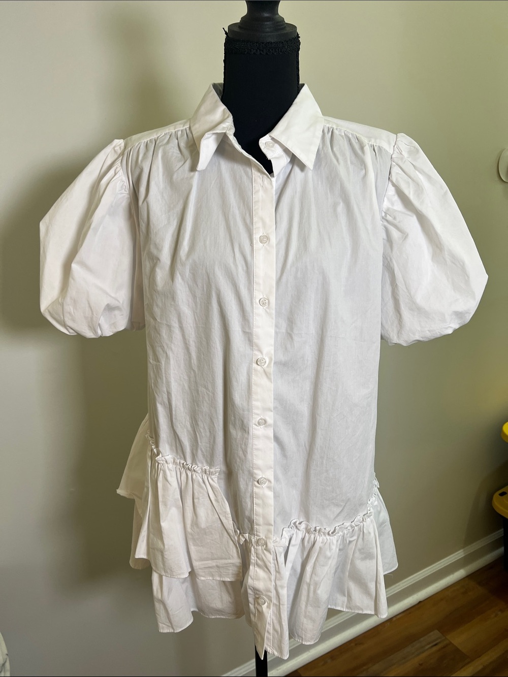 Women’s White Puff Sleeve Ruffle Shirt Dress